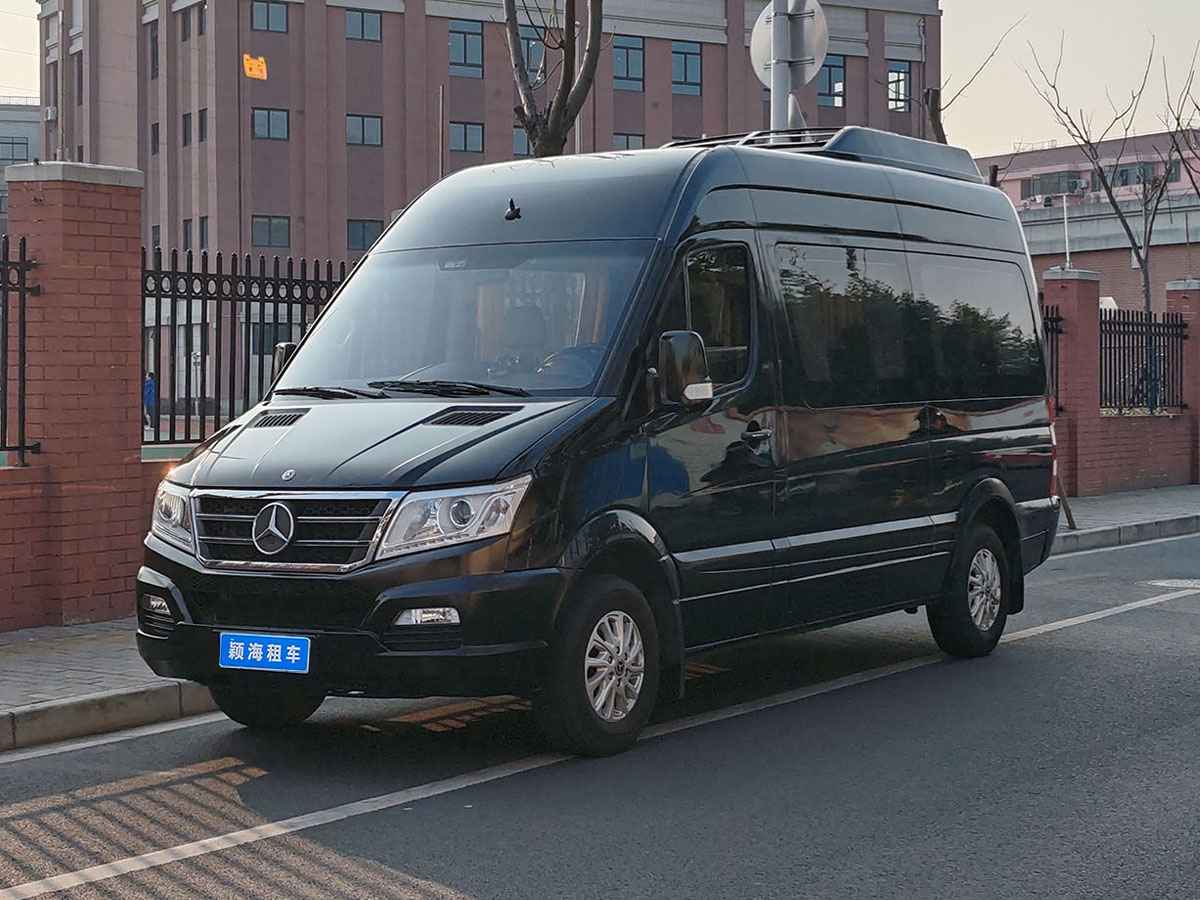 奔馳凌特商務車9座